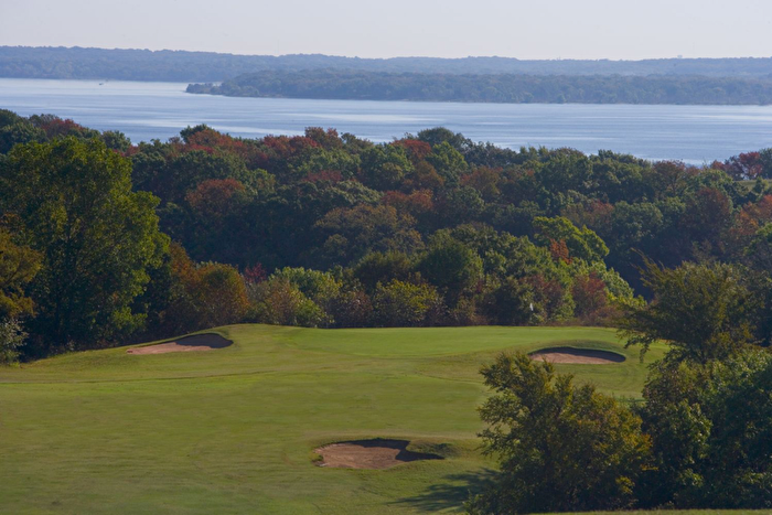 Golf course and bunkers in Chickasaw Country