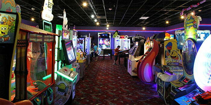 Front desk of Ada Lazer Zone for Oklahoma family activities